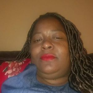 Meet your Posher, Shacona